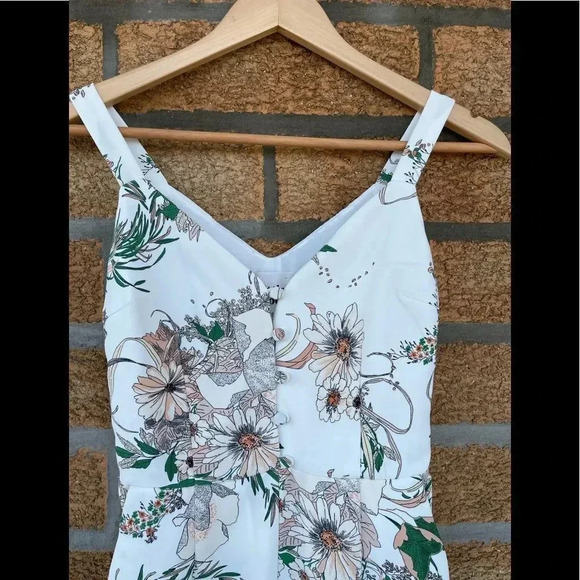 Little Moon Petunia Jumpsuit size 00 - Picture 9 of 16